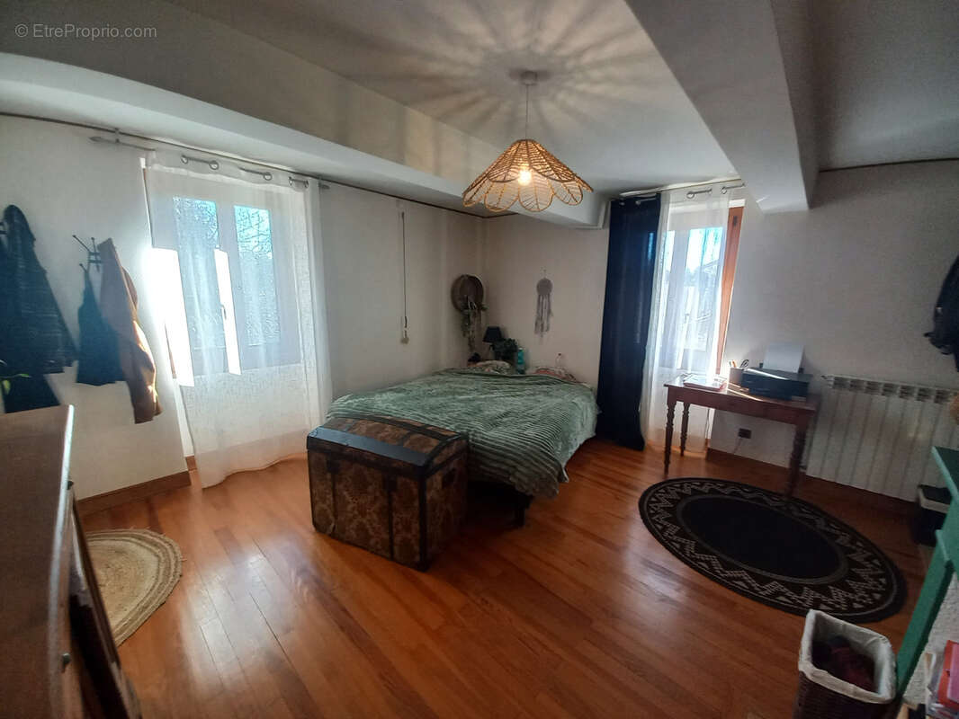 Maison à TRIE-SUR-BAISE