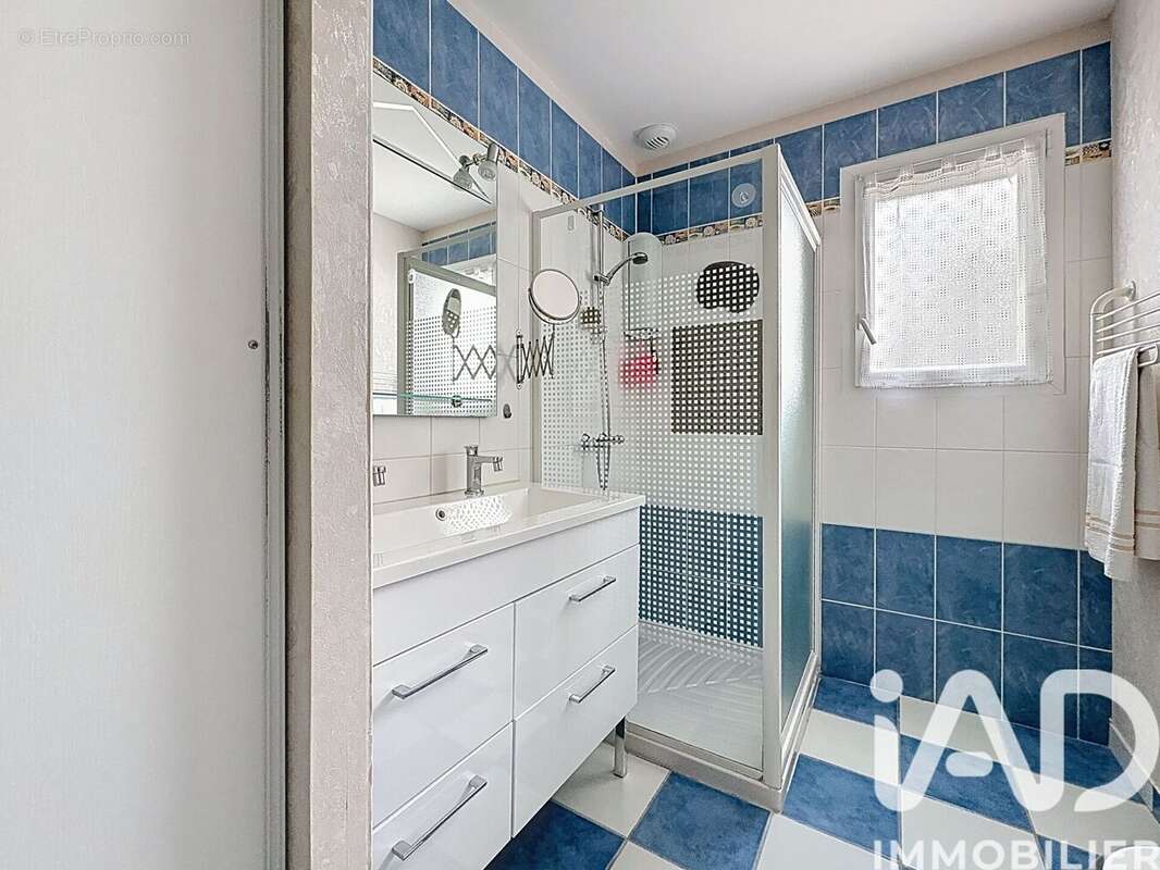 Maison 124 m² à Charron  - photo 8