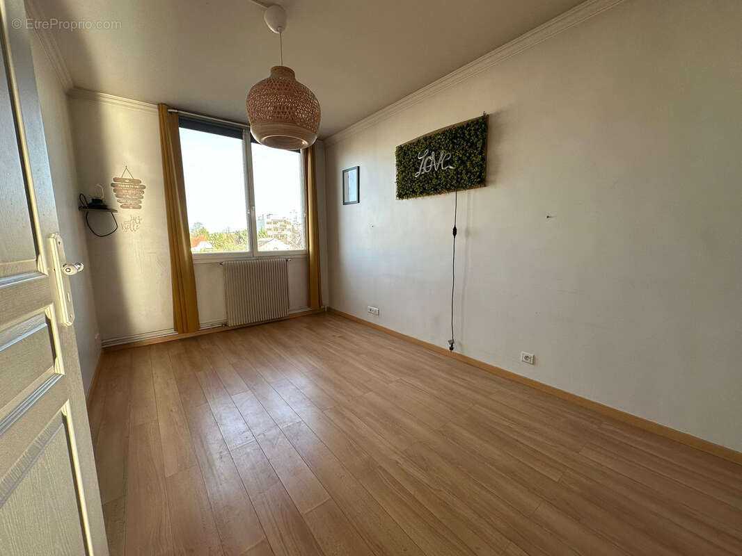 Appartement à SAINT-MAUR-DES-FOSSES