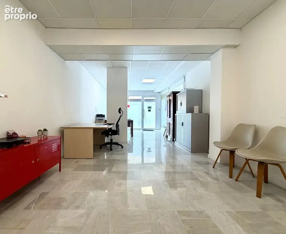 Local commercial / bureau libre - photo 2