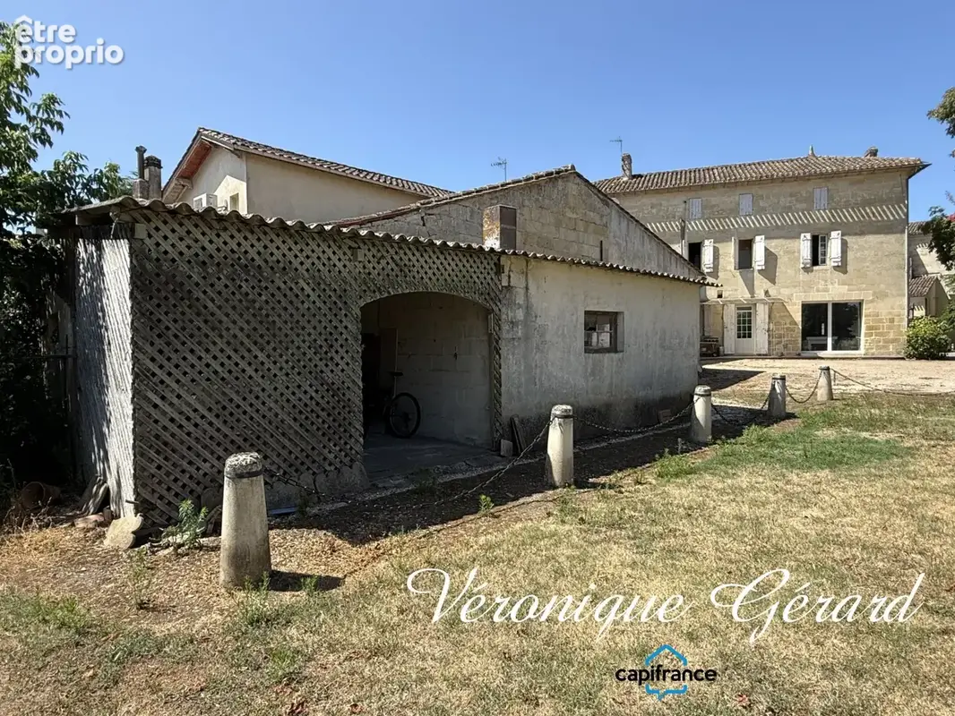 Belle maison en pierre de taille de 252 m², 7 chambres, combles aménageables, jardin paysager,3 garages - photo 3
