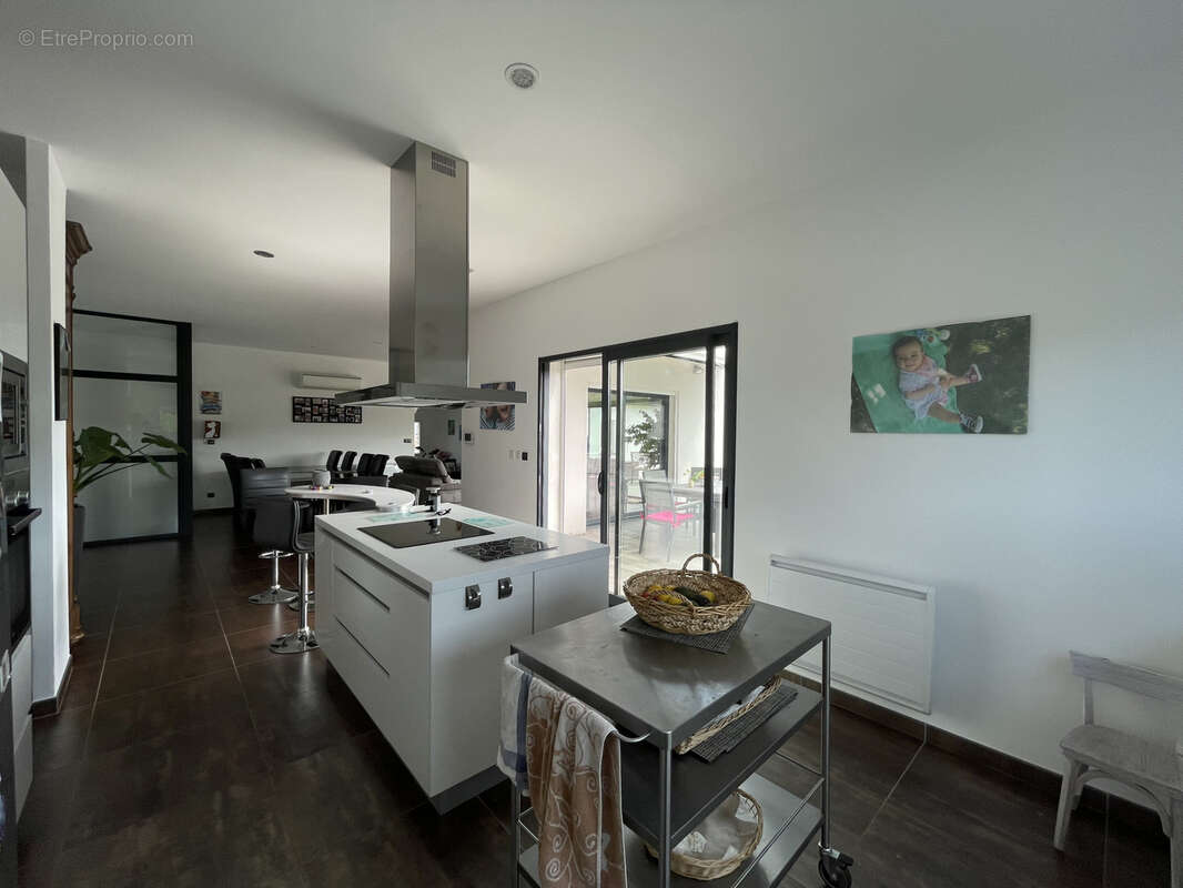 Maison à LA CALMETTE