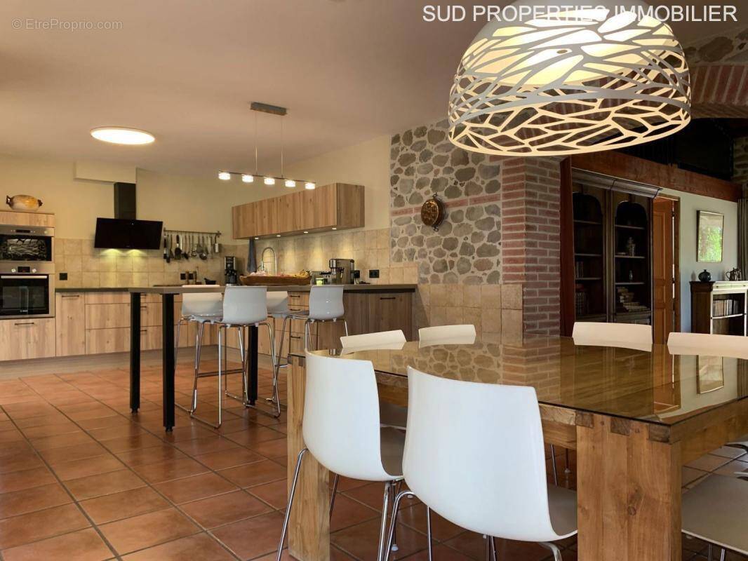 Maison à SAINT-ESTEVE