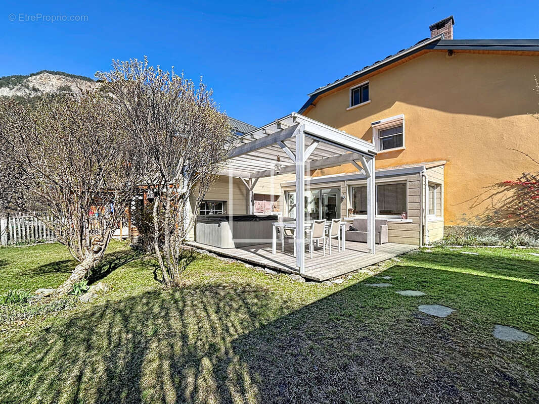 À vendre maison de caractère, 10 pièces à Jausiers (04850) - photo 17