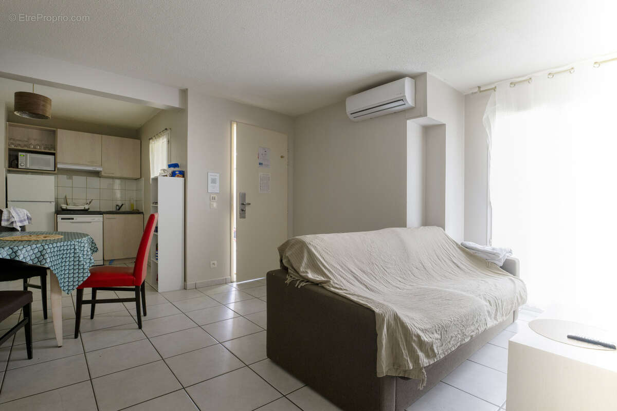 Appartement à SAINT-JEAN-D'ILLAC