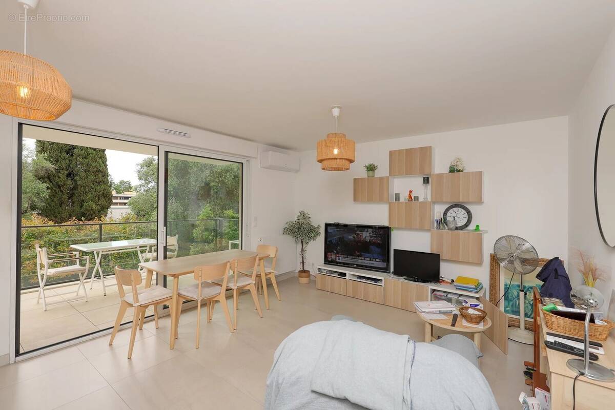 Appartement à LE CANNET