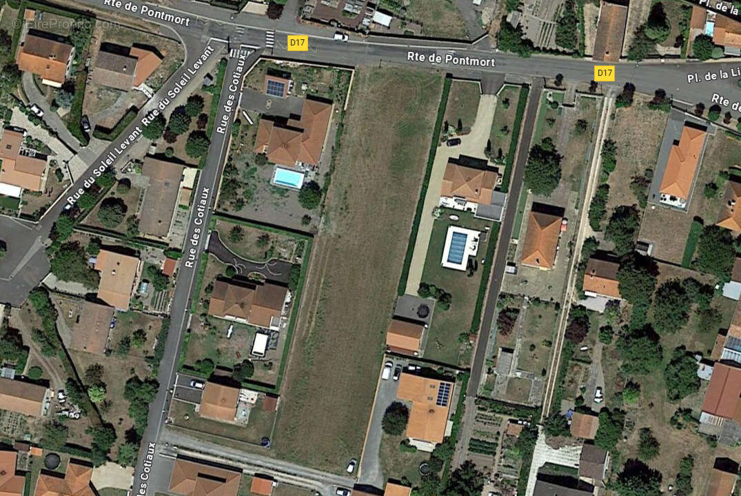 Terrain à VARENNES-SUR-MORGE