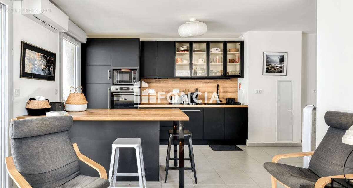 Meze centre superbe 4 pieces recent avec terrasse et double garage - photo 4