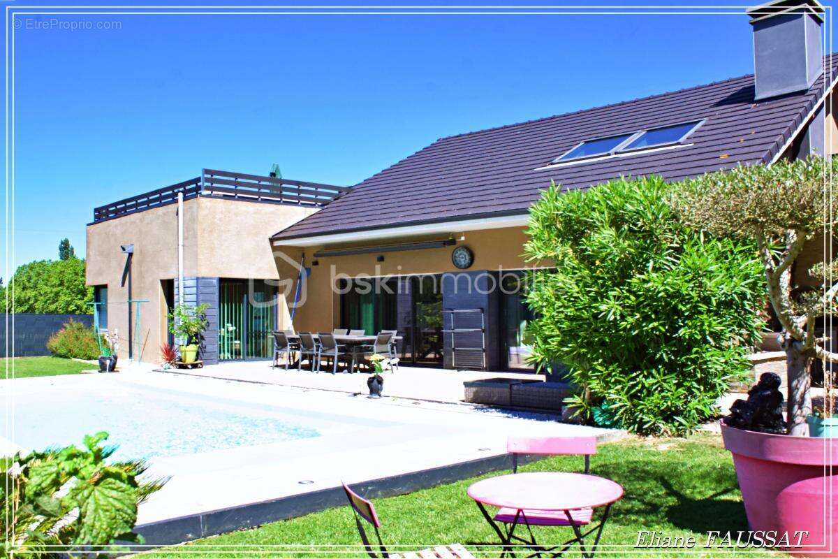 Maison contemporaine d'exception, 235 m² de bien être et d'art de vivre sur 1818 m² de terrain - photo 2