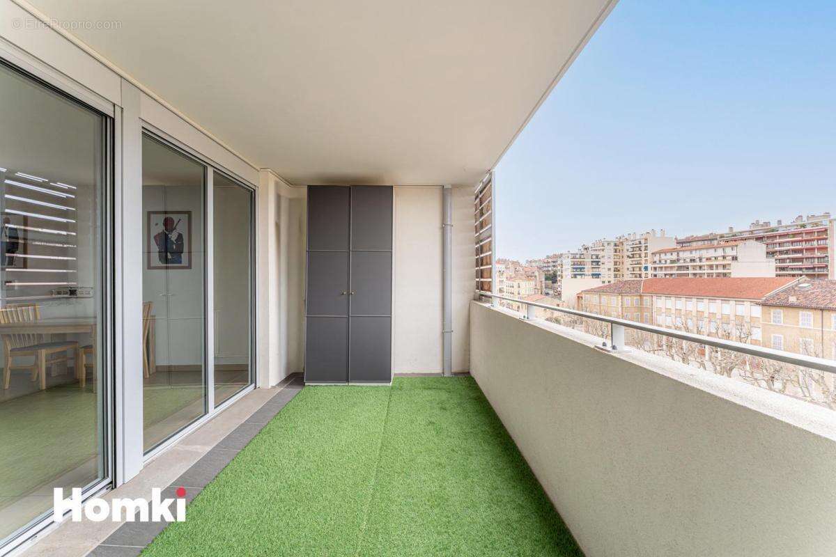 Appartement à MARSEILLE-5E