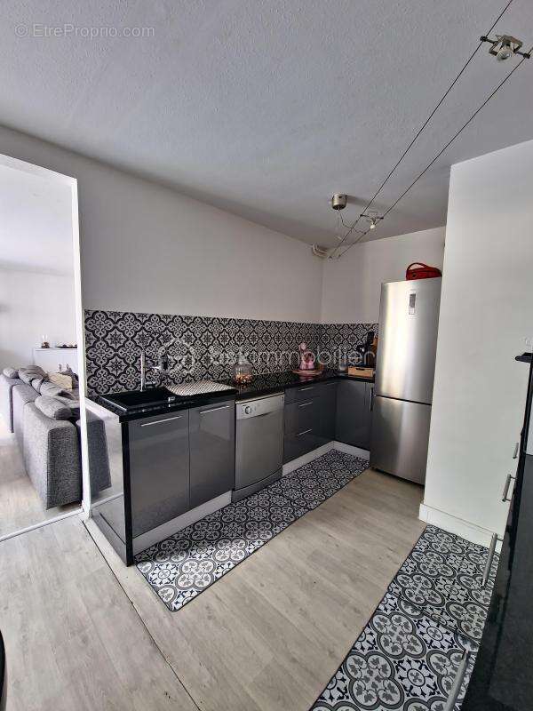 Appartement en rc de 124m² utile avec terrasse de 34m² -vue degagee- 5p lumineux et en parfait etat - photo 7