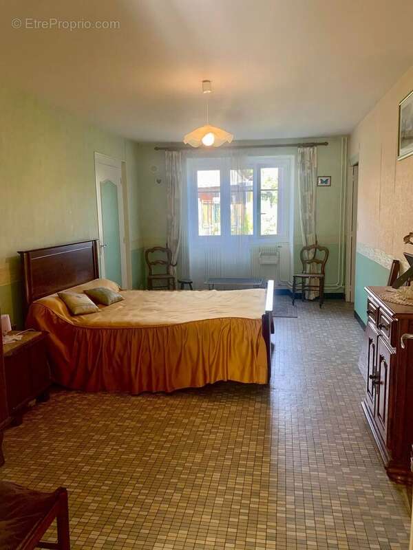 Maison à BOUX-SOUS-SALMAISE