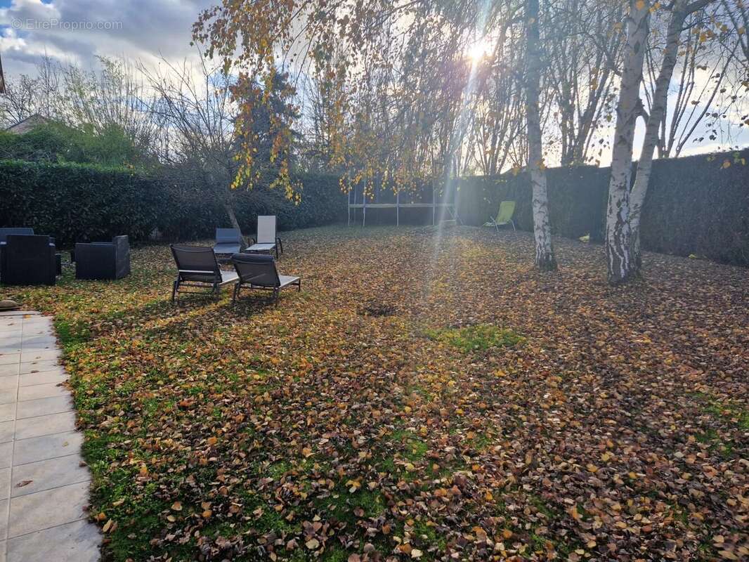 Maison à VOISINS-LE-BRETONNEUX