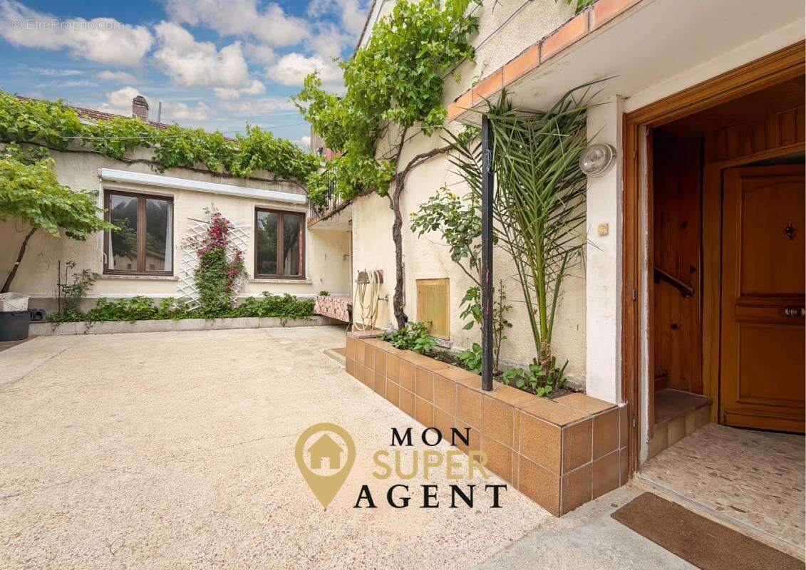 Maison à MAINCY