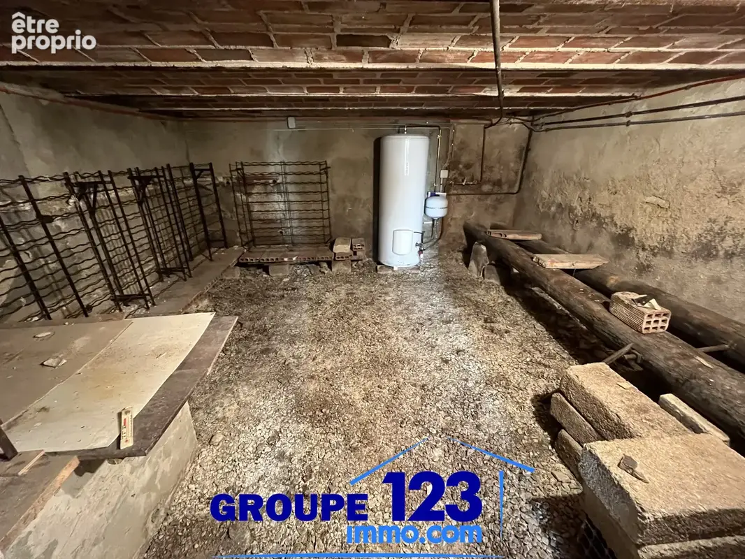 Auxerre - Maison de 81 m2 - T5 - photo 19