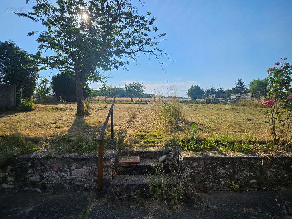 180 000, Maison de Plain-Pied,103m² habitables sur Beau Terrain  Clos - photo 3