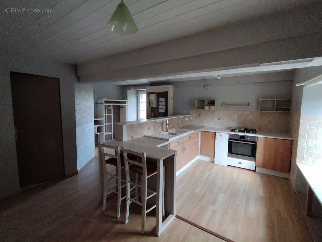 Maison à CONDE-SUR-NOIREAU