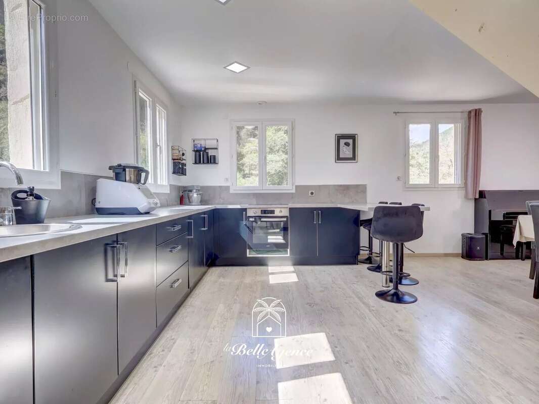 Appartement à L'ESCARENE