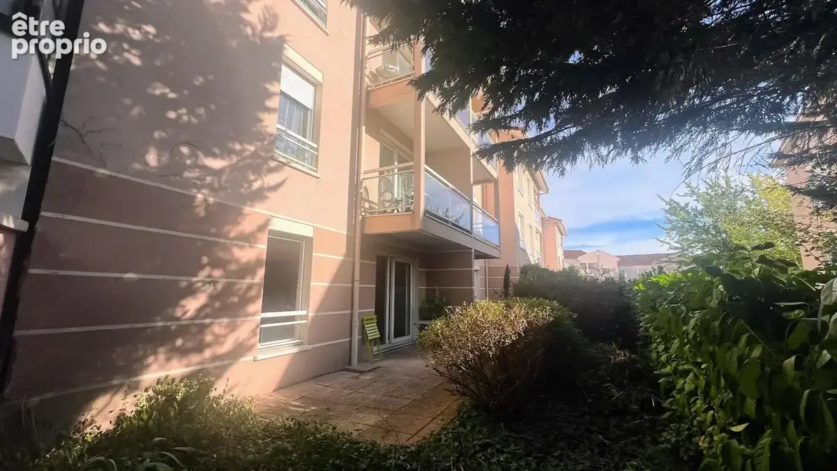 Photo 1 - Appartement à LA TOUR-DE-SALVAGNY