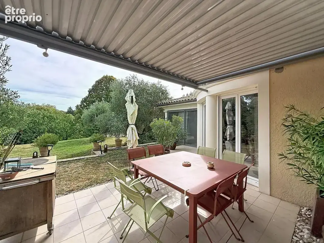 Maison - 5 Chambres - 1 Bureau - Buanderie - 2 Caves - Garage - Véranda - Piscine - Jardin - Proche toutes commodités - photo 10