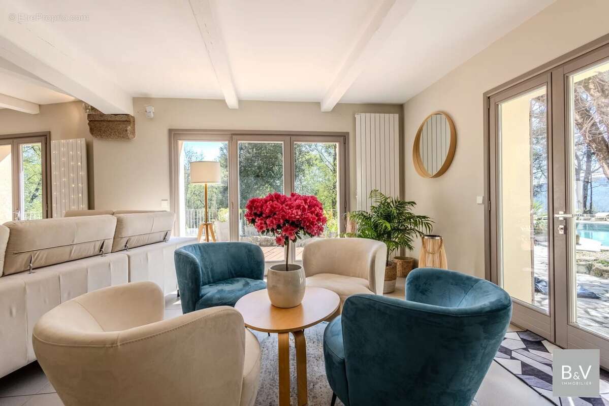 Maison à TOURRETTES-SUR-LOUP