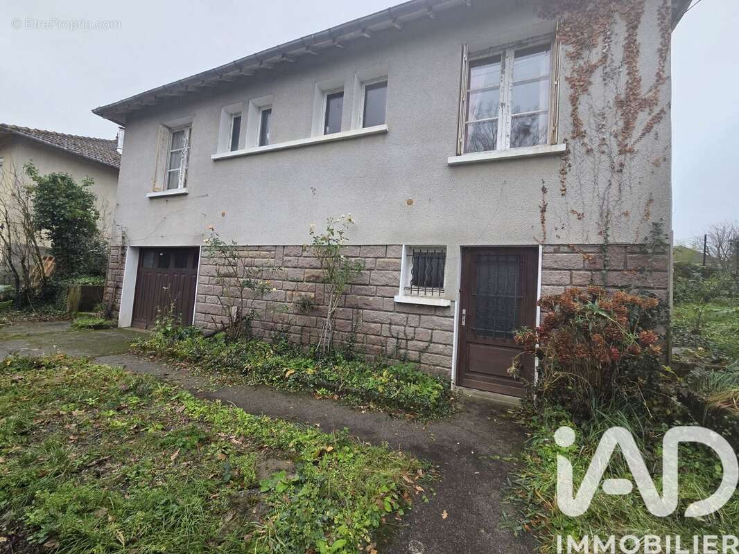 Photo 4 - Maison à PIERRE-BUFFIERE