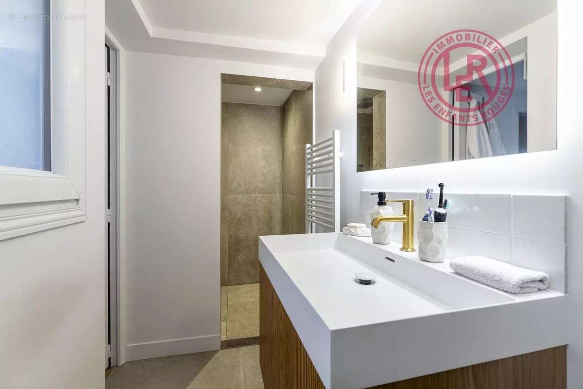 Appartement à PARIS-3E