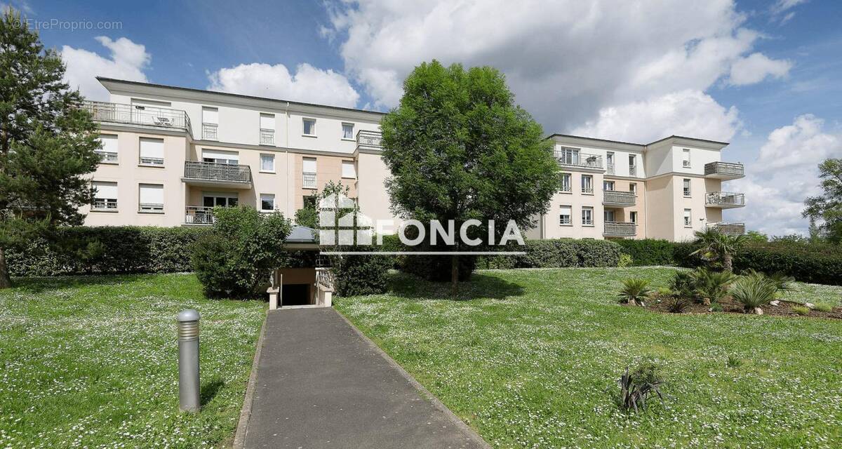 Appartement à VIGNEUX-SUR-SEINE