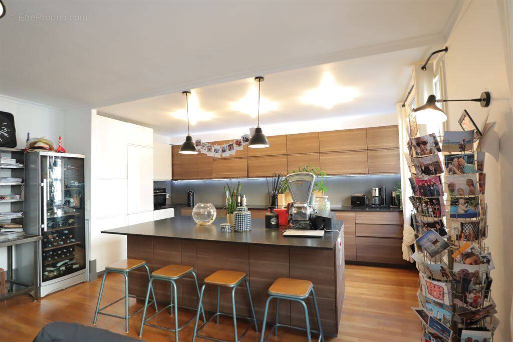 Appartement à PARIS-16E