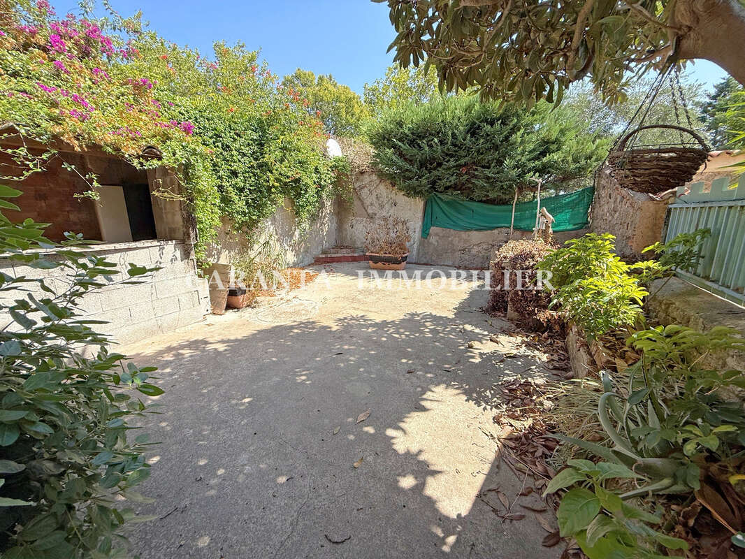 Vente Maison de village 5 pièces plan de la tour avec jardin composée de 2 appartements - photo 2