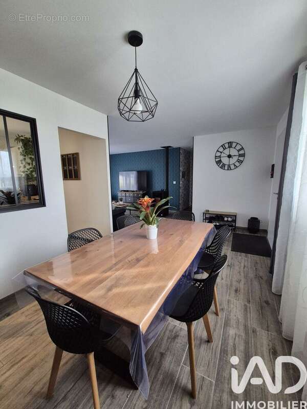 Maison 108 m² à Saint-Eugene  - photo 5