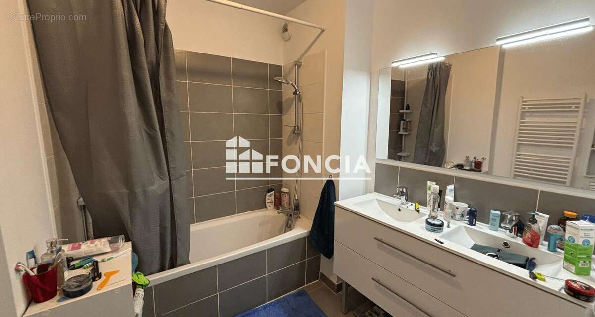  À VENDRE – T3 avec Terrasse et 2 Parking - photo 6