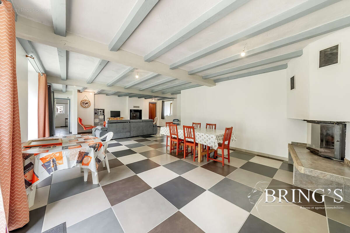 Maison 114 m² à Larre  - photo 4