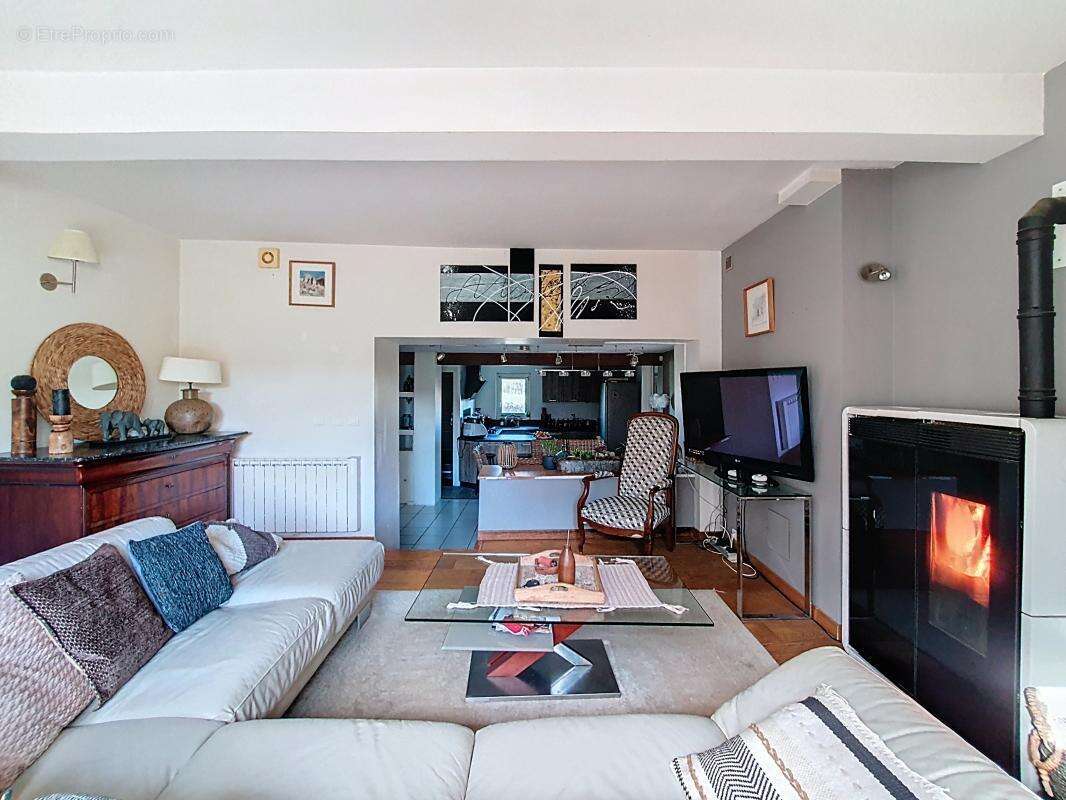 Maison à SAINT-PIERRE-DE-CHANDIEU