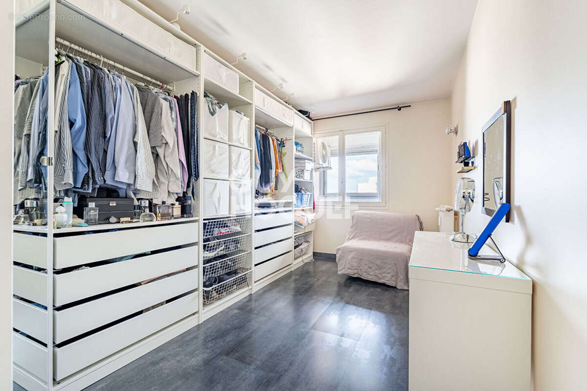 Appartement à GENNEVILLIERS