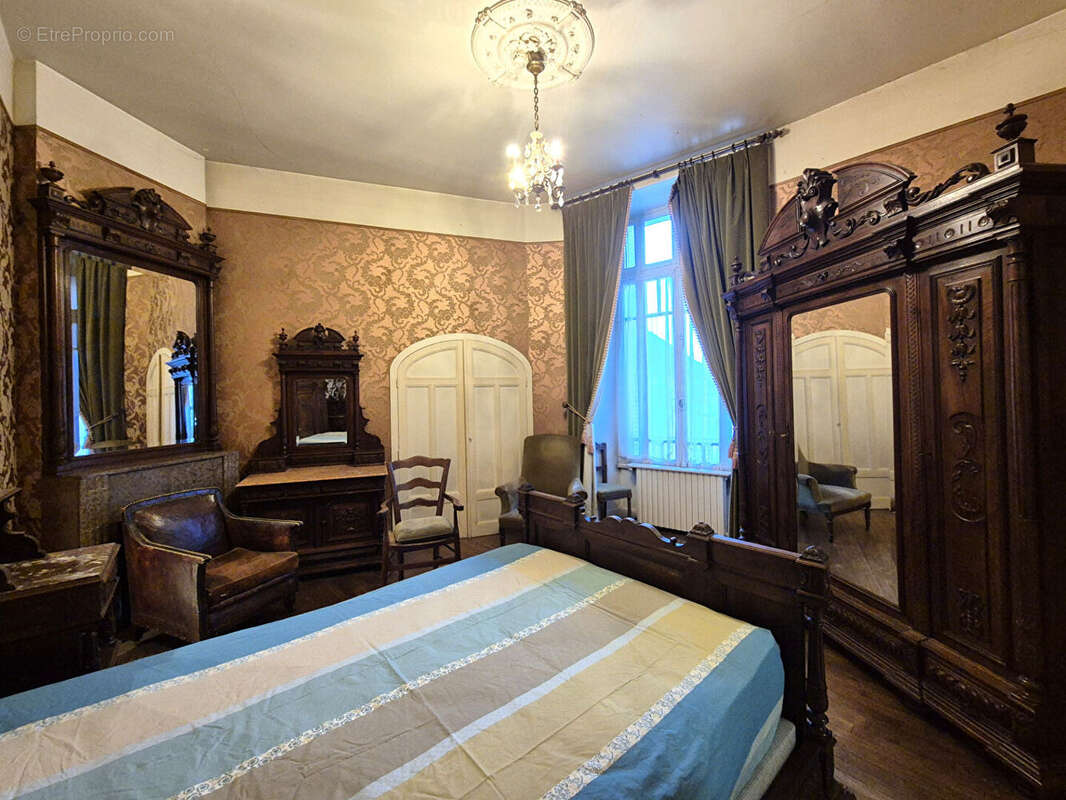 Maison à ALLASSAC