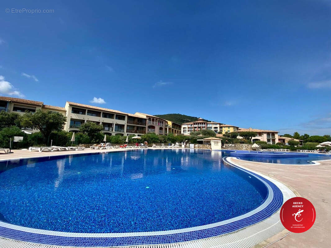 Appartement à ROQUEBRUNE-SUR-ARGENS