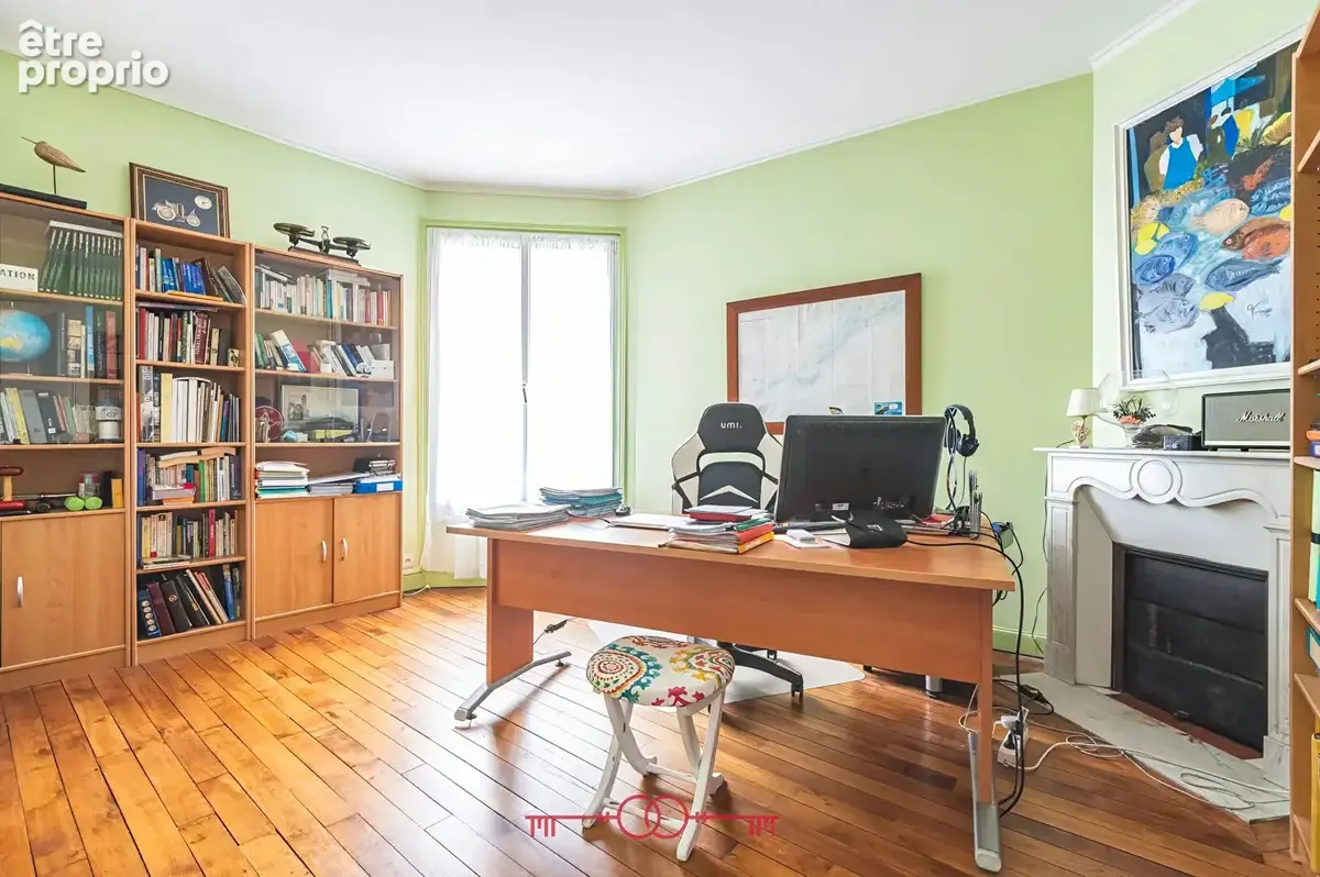 A vendre - en exclusivite - maison de caractere en hyper centre secteur cathedrale - photo 8