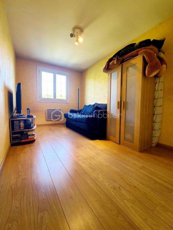 Maison à SAVIGNY-LE-TEMPLE