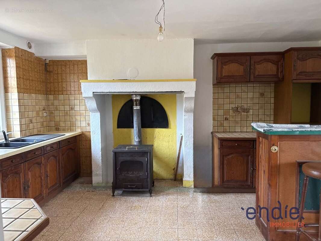 Maison 103 m² à Saint-Pourcain-Sur-Besbre  - photo 6