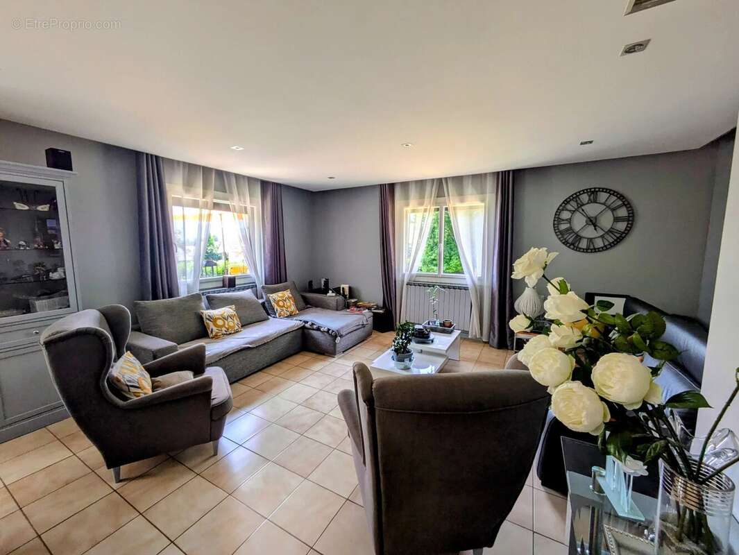 Maison à GILLY-SUR-ISERE