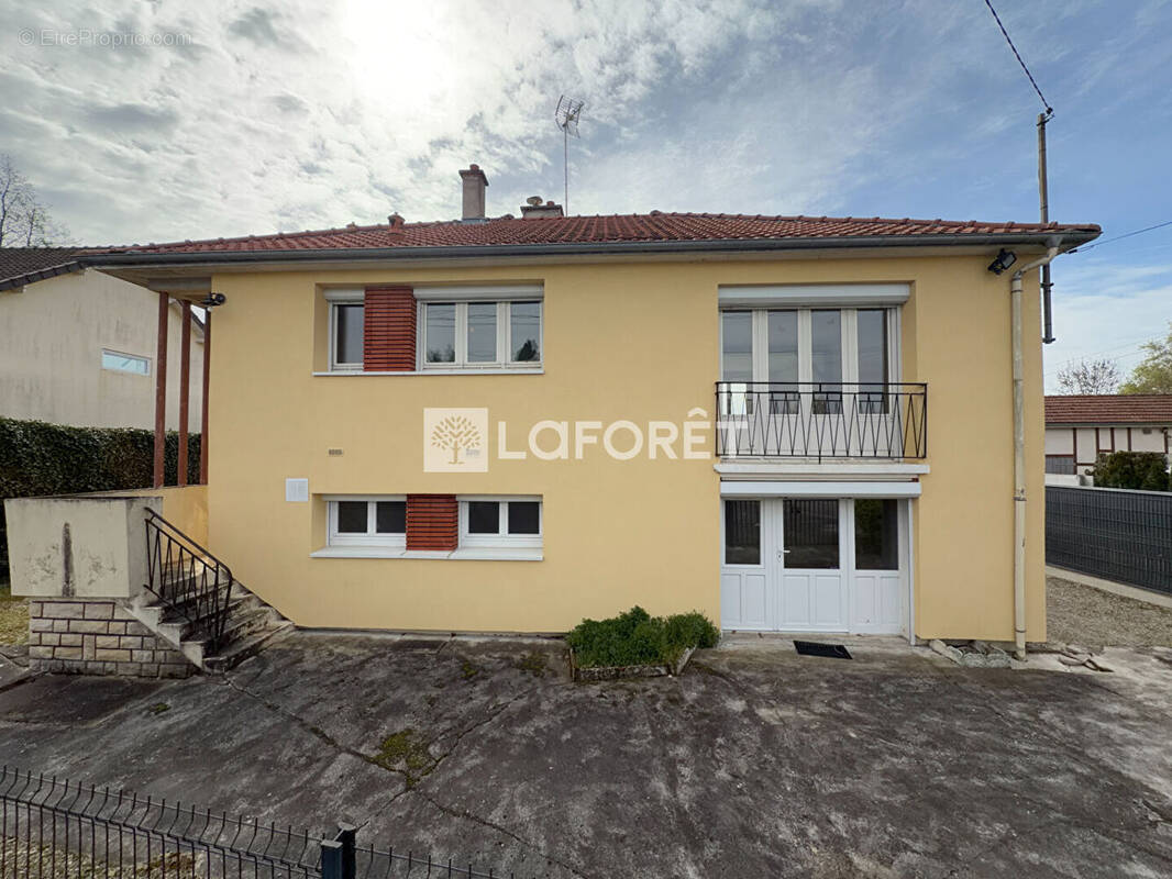 Maison à COURDEMANGES