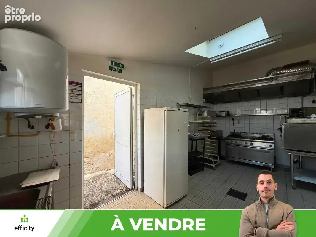 Appartement 12 pièces 183 m² à vendre à Usson-Du-Poitou (86350) - photo 8