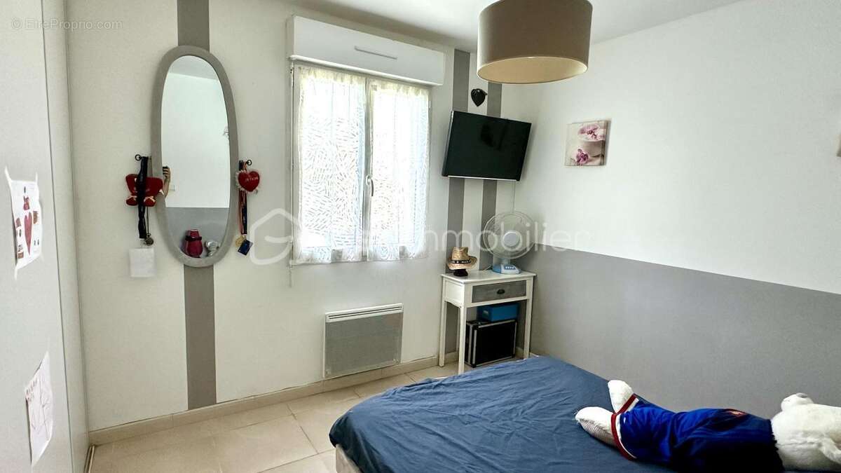 Villa plain-pied avec piscine et garage - photo 11