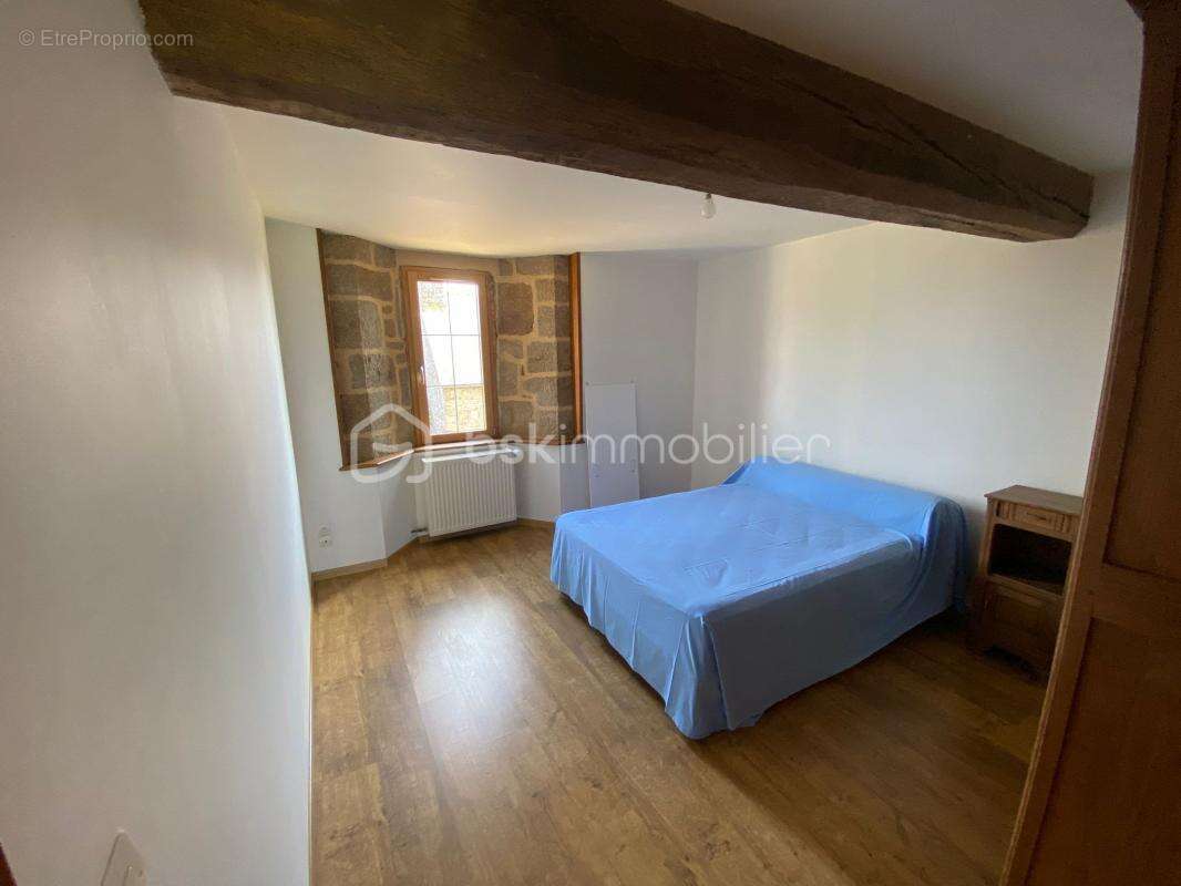 Maison à LASSAY-LES-CHATEAUX