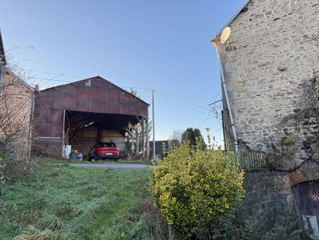 Maison à BUSSIERES