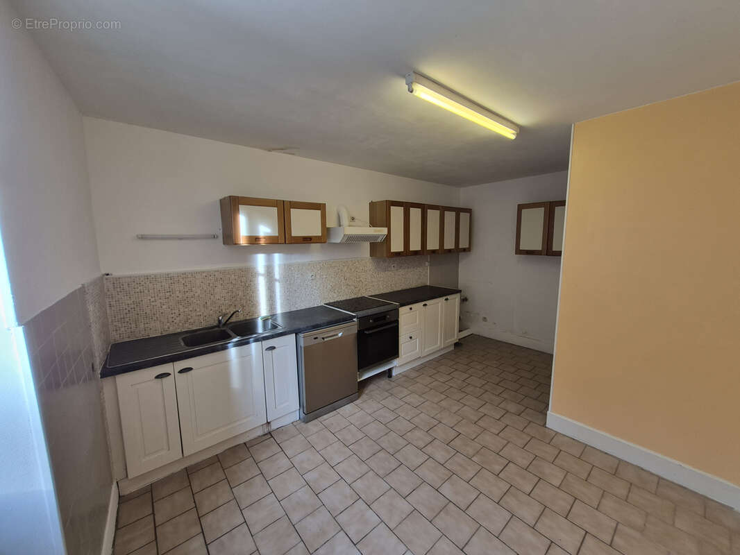 Appartement à CHAMPAGNE-EN-VALROMEY