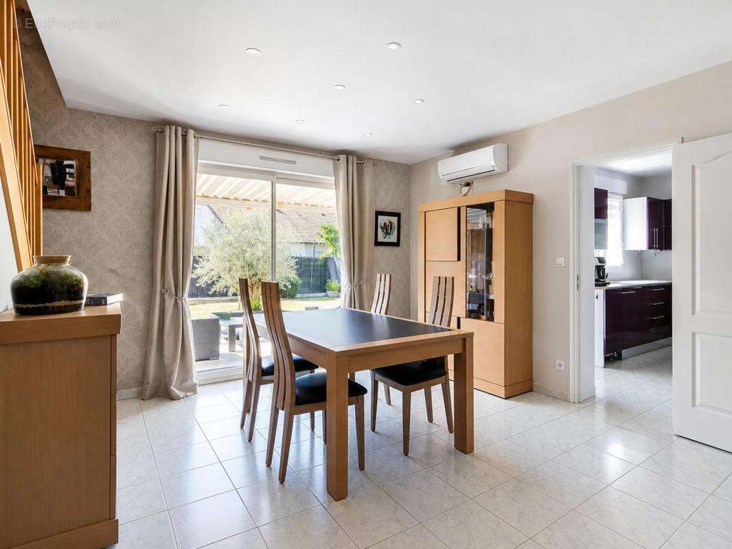 Maison de 7 pièces de 129 m² à Vion - photo 4