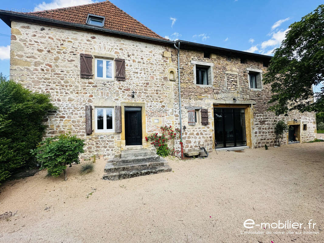 Maison à CHAUFFAILLES