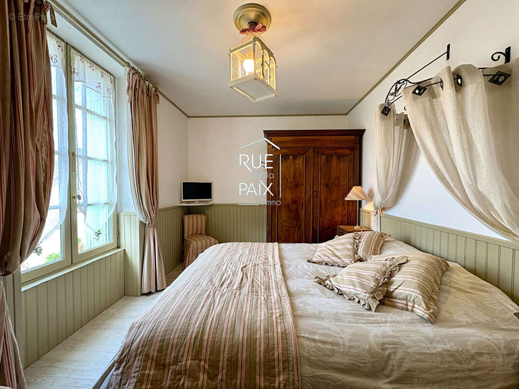 Maison à VENDEUVRE-DU-POITOU